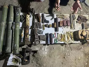 фото ЗакС Полиция выясняет, откуда в подвале гостиницы взялся тайник с оружием фото ЗакС политика Полиция выясняет, откуда в подвале гостиницы взялся тайник с оружием