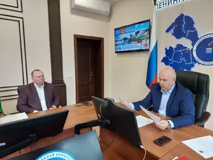 фото ЗакС Кандидат от СРЗП подал документы на выборы губернатора Ленобласти фото ЗакС политика Кандидат от СРЗП подал документы на выборы губернатора Ленобласти