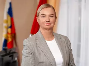 фото ЗакС Фонтанка: Задержана глава Колпинского района Юлия Логвиненко фото ЗакС политика Фонтанка: Задержана глава Колпинского района Юлия Логвиненко