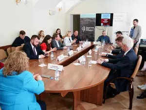 фото ЗакС Муниципалов спросили, каких полномочий им не хватает фото ЗакС политика Муниципалов спросили, каких полномочий им не хватает
