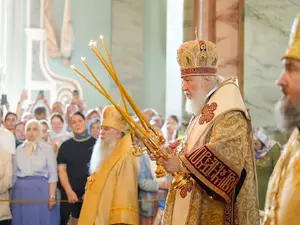 фото ЗакС Патриарх Кирилл провел службу в Петропавловском соборе фото ЗакС политика Патриарх Кирилл провел службу в Петропавловском соборе