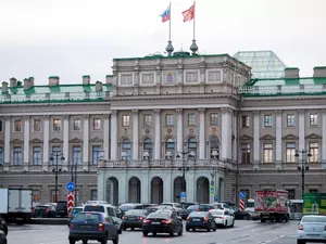 Стоимость патента для мигрантов в Петербурге подрастет на треть