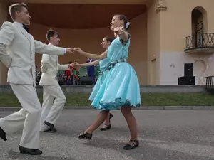 Главу МА "Южно-Приморского" оштрафовали за танцы не для своих