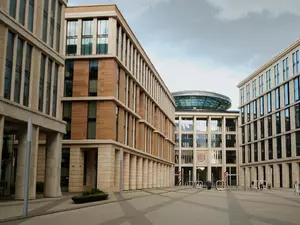 "ДП": Смольный выкупил здание в Невской ратуше" за 22 млрд рублей