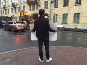 На экс-главу петербургской ГИ составили протокол за пикет в поддержку Федосеева