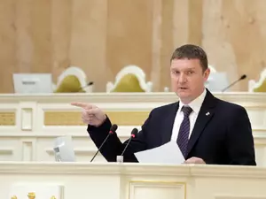 Цивилев предложил сообщать водителям об уборке дворов по телефону