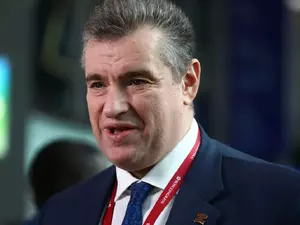 Слуцкий предложил запретить увольнять супругов участников СВО