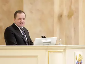 Рябоконь обратился в комтранс из-за неправомерной высадки детей из автобусов