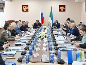 Петербургские депутаты представили в Коми федеральную инициативу о "наливайках"