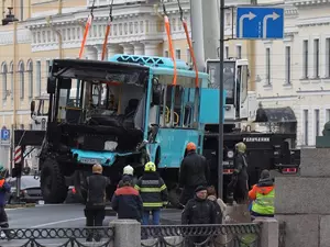 Выжившему после падения автобуса в Мойку присудили компенсацию в 1,5 млн рублей