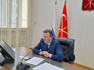 Беглов наградил Ушакова почетным знаком "За заслуги перед Санкт-Петербургом"