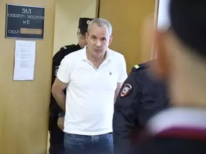 Экс-глава Василеостровского района Ильин добивается прекращения дела