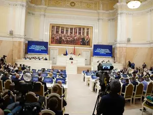 Послушать отчет Беглова пришли восемь депутатов Госдумы