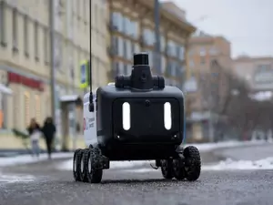 Еще в двух районах Петербурга появились роботы-доставщики