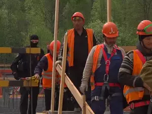 Петербургскую фирму хотят оштрафовать на 5 млн рублей за 13 нелегалов на стройке