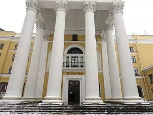 Смольный раздумывает над составом попечительского совета "Ленфильма"