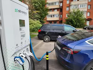 В Петербурге отменили транспортный налог на электромобили