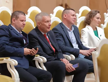 О чем говорили "малые" партии в Законодательном собрании : ЗакС.Ру : Статьи