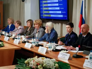 фото ЗакС Минпросвещения хочет продлить эксперимент с двумя ОГЭ фото ЗакС политика Минпросвещения хочет продлить эксперимент с двумя ОГЭ