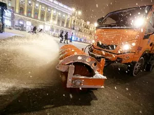 Разумишкин назвал "эффектом исполнителя" случаи сильной засыпки улиц солью