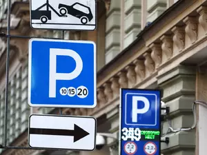 Платные парковки начали приносить в казну Петербурга по 25 млн рублей в сутки