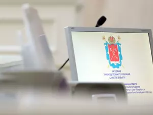 ЗакС купит пять отечественных планшетов за 451 тысячу рублей