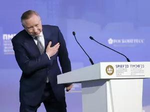 Беглов внес в ЗакС законопроект о приравнении своей зарплаты к вице-премьерской