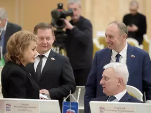 Кадры: Заседание ЗакСа 4 марта