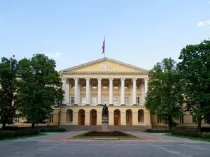 Смольный выделит Водоканалу 191 млн рублей на капремонт туалетов и фонтанов