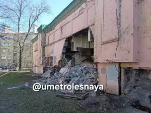 Частично обрушилось одно из зданий Батенинского жилмассива