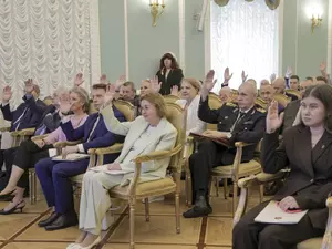Беглов попросил Общественную палату заняться соцсетями перед выборами