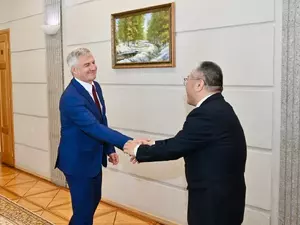 Парфенчиков встретился с генеральным консулом КНР в Петербурге
