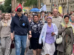 Члены ЛДПР поучаствовали в крестном ходе на Петроградской стороне