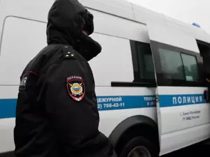 Двух мужчин задержали в Петербурге по подозрению в хищении 12,5 млн рублей