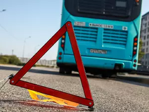 В Курортном районе перевернулся автобус с подростками