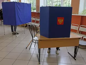 Представители "молодежек" ЛДПР и ЕР прошли в МО "Новоизмайловское"