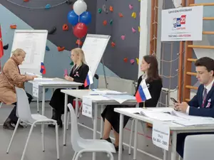 В семи из восьми регионов на губернаторских выборах побеждают "единороссы"