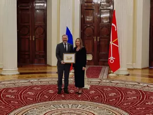 Проект бюджета Петербурга на следующую трехлетку торжественно внесли в ЗакС