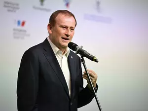 В правительстве Ленобласти опровергли переименование региона и рост тарифов ЖКХ
