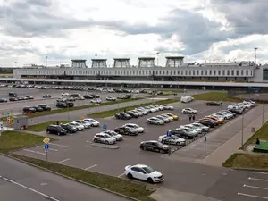 Более 10 авиарейсов Петербург — Москва задерживаются, три рейса отменены