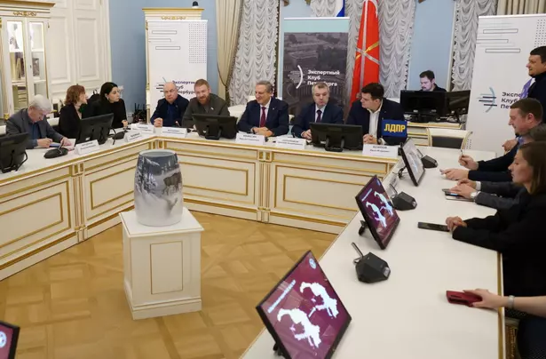 Мейксин показал тизер новой схемы избирательных округов на выборах в ЗакС Мейксин показал тизер новой схемы избирательных округов на выборах в ЗакС